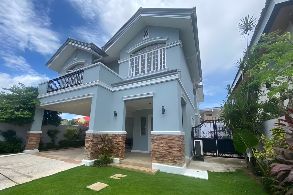Living area of the 3-bedroom house for sale in Cebu City