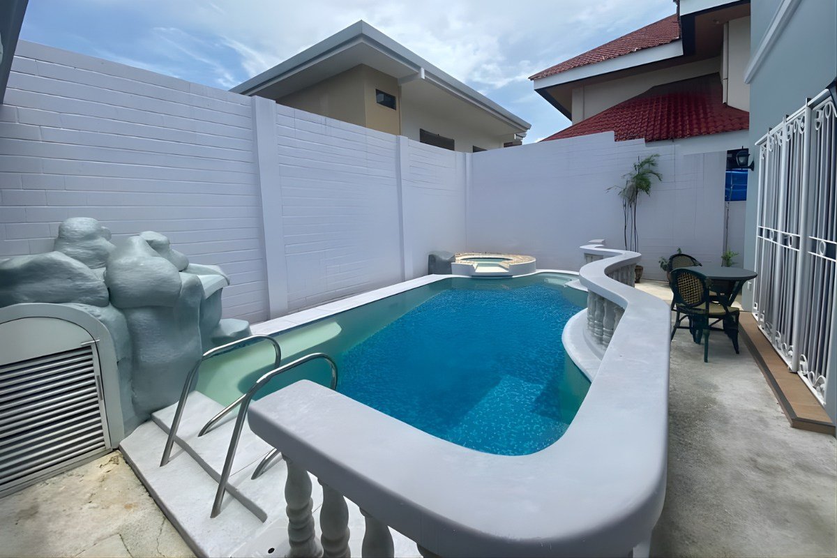 Bedroom of the 3-bedroom house for sale in Cebu City