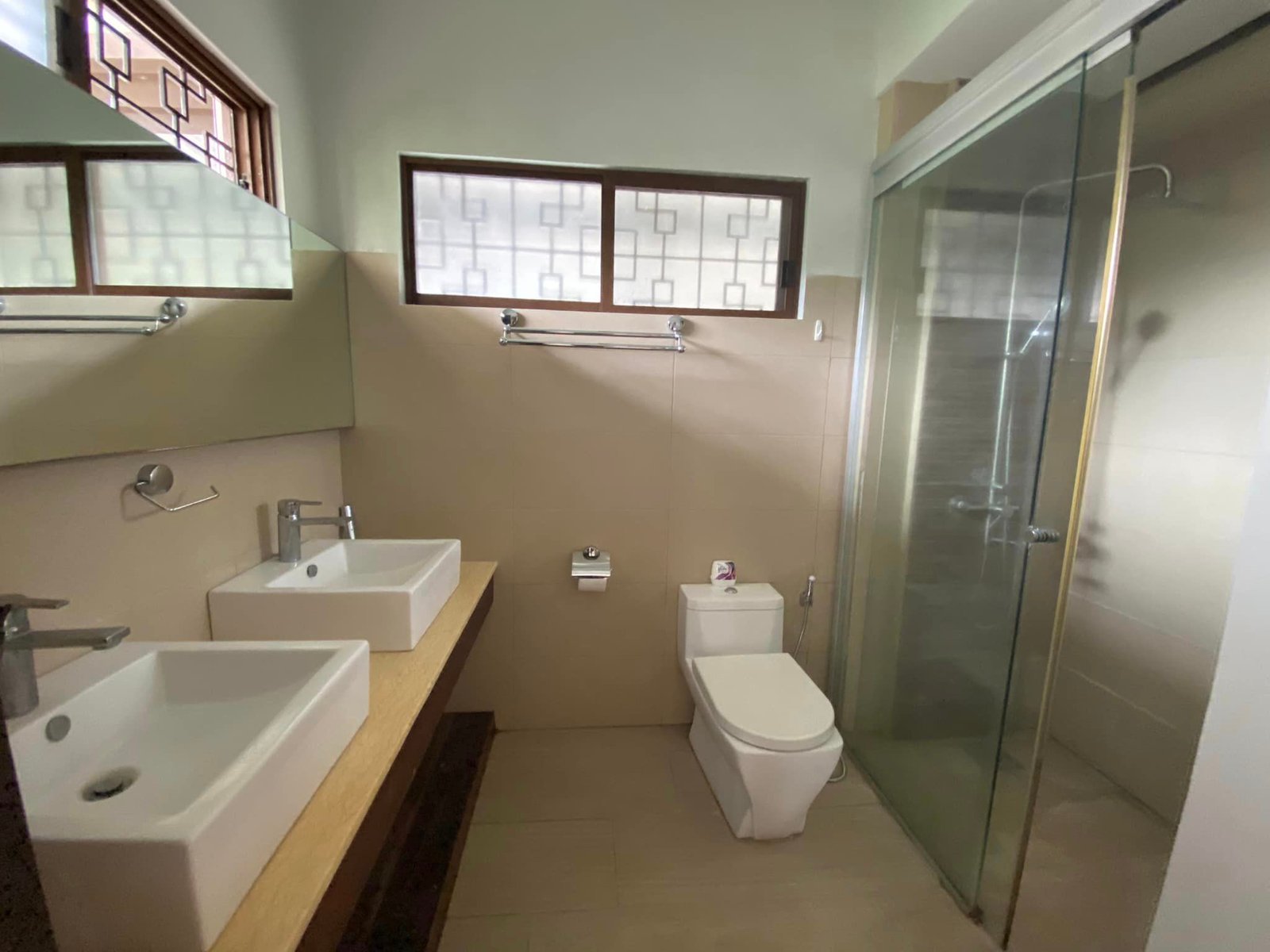 400260111_10231049189317477_7019465544502383182_n Common area of the 4-bedroom house for rent in Cebu