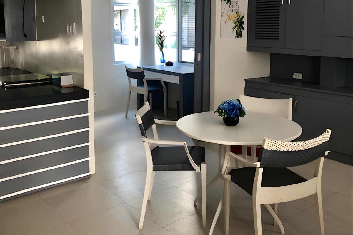 Luxury House in Mahogany Grove, Tawason, Mandaue City – Close to Ateneo School (2) Living area of the 3-bedroom lot for rent in Mandaue