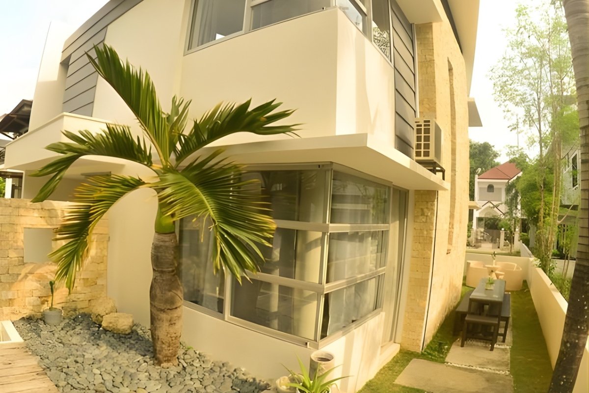 Luxury House in Mahogany Grove, Tawason, Mandaue City – Close to Ateneo School (5) Balcony view of the 3-bedroom lot for rent in Mandaue