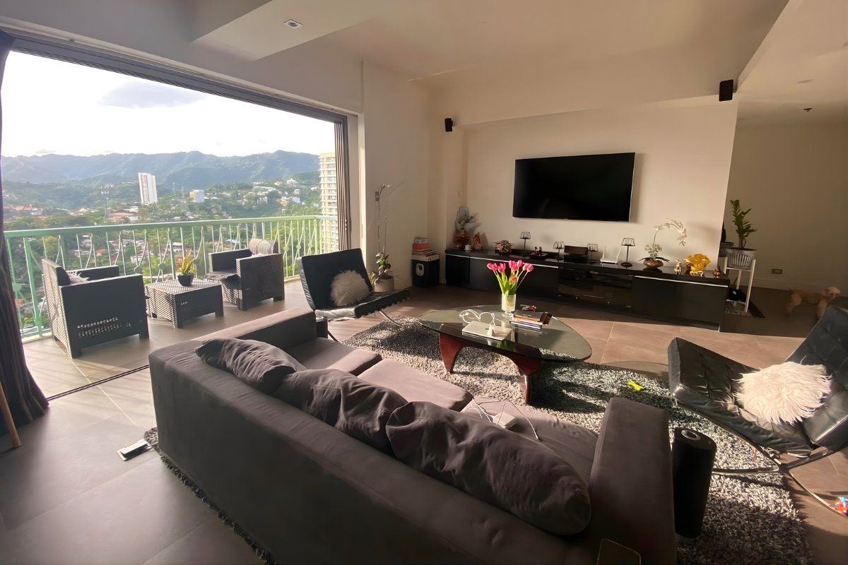 Luxury Penthouse Condominium with City Views Citylights Gardens, Cebu City (5) Exterior view of the 2-bedroom penthouse for sale in Cebu City
