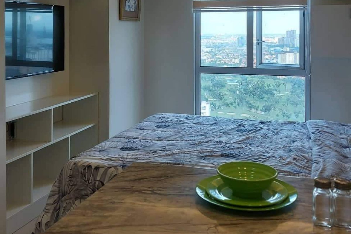 PROPERTY FOR RENT CEBU CITY (4) Balcony view of the studio unit for rent in Cebu City