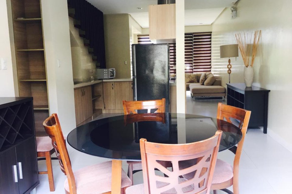 Exterior view of the 2-bedroom house for rent in Cebu City