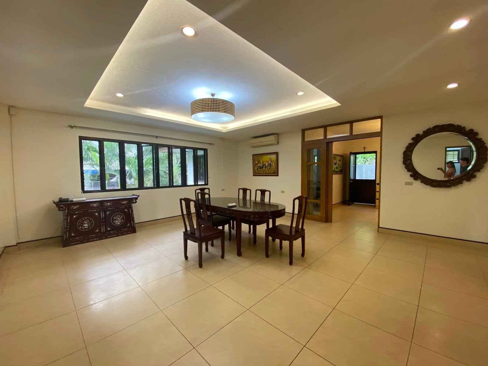 i4 Interior of the 4-bedroom house for rent in Cebu City